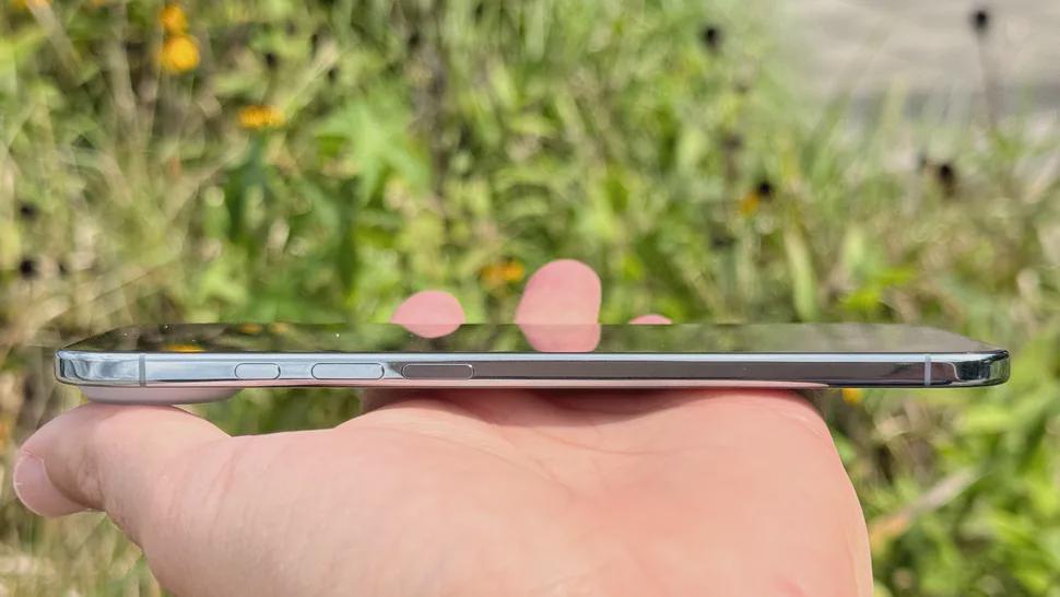 iPhone Air评测:苹果打造“态度单品”,却非多(图2) iPhone Air评测:苹果打造“态度单品”,却非多(图2)