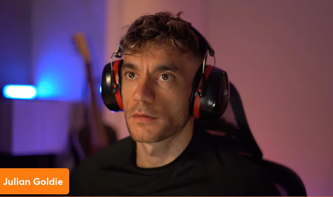 硬刚Gemini 3.0 Pro!DeepSeek V3.2实测性能确(图3) 硬刚Gemini 3.0 Pro!DeepSeek V3.2实测性能确(图3)