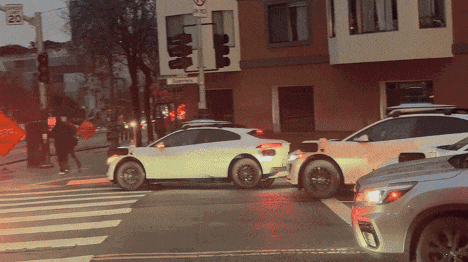 马斯克笑疯了！谷歌无人车街头“装死”，一场大 - 幕帆 AI 科技