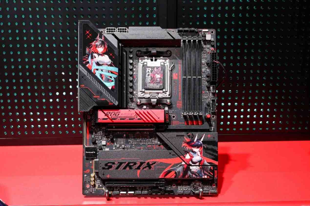 梦幻破次元，华硕ROG X870主板新品燃爆BW2025(图3)