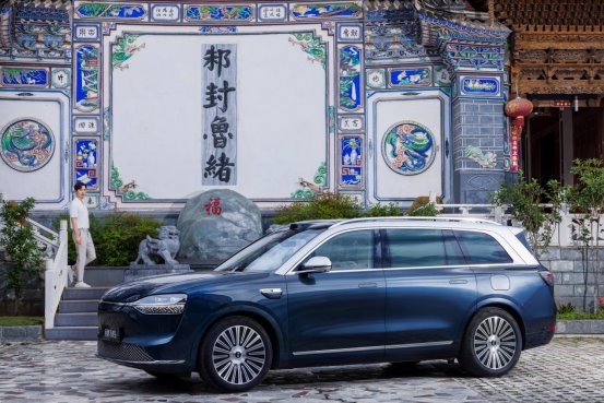 稳坐50万级销冠！问界M9重新定义豪华出行新标杆 - 幕帆 AI 科技