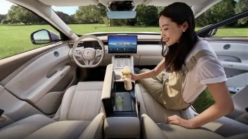 岚图FREE+正式上市！全系标配英得尔车载冰箱，共筑高端智慧出行新境(图4)