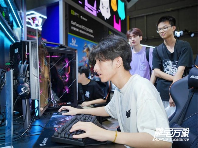 BW2025技嘉AORUS战力全开，次元突破！硬核电竞引爆文化狂潮(图24)