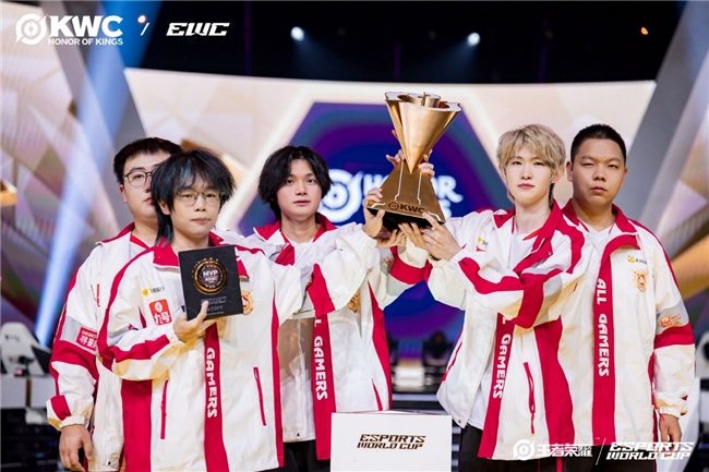 中国电竞健儿在“EWC电竞世界杯”夺冠 九号电动车成大赢家 - 幕帆 AI 科技