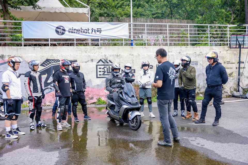 行业首创！九号安驾学院联动交警部门构建安全驾驶全新生态(图3)