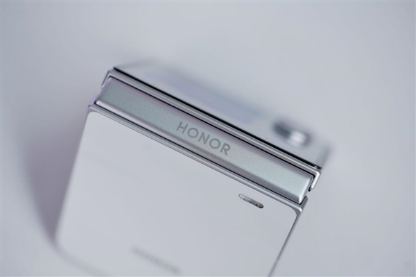 什么手机最好用？荣耀Magic V Flip2带来全新体验(图2)