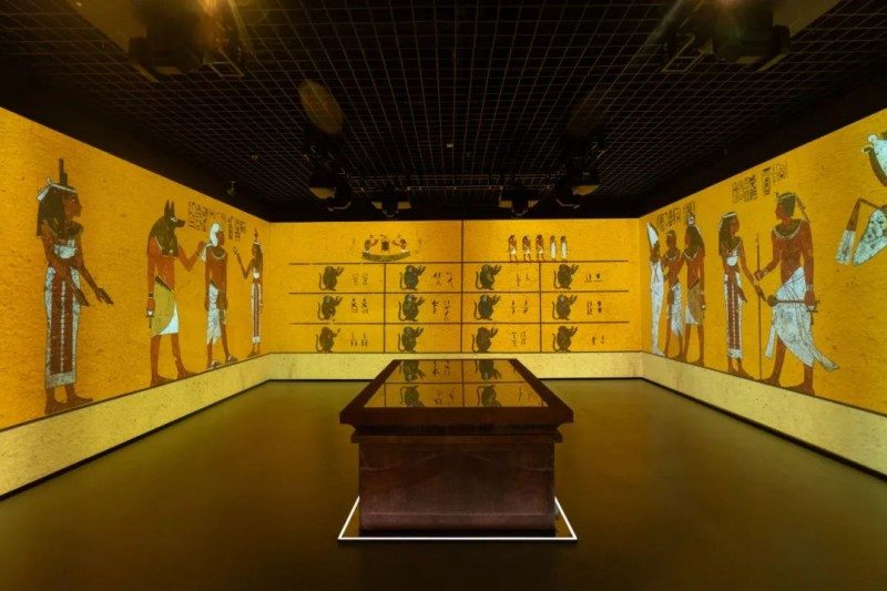 爱普生工程投影机助力上海博物馆“金字塔之巅：古埃及文明大展”刷新文博纪录(图2)