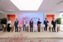 广汽昊铂首款智慧旗舰轿车A800亮相成都车展(图8)