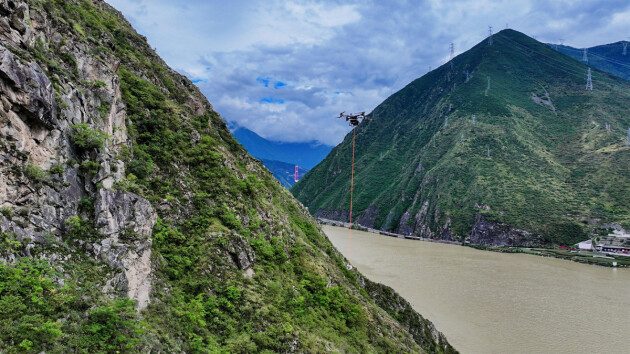 大疆运载活动开放日：四川甘孜见证FC100破解山地运输难题 - 幕帆 AI 科技