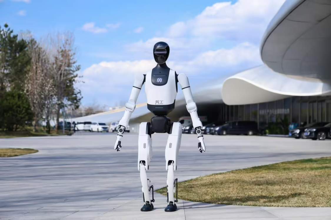 天工机器人：人形机器人即将实现小批量量产，未来售价可与入门轿车相当 - 幕帆 AI 科技