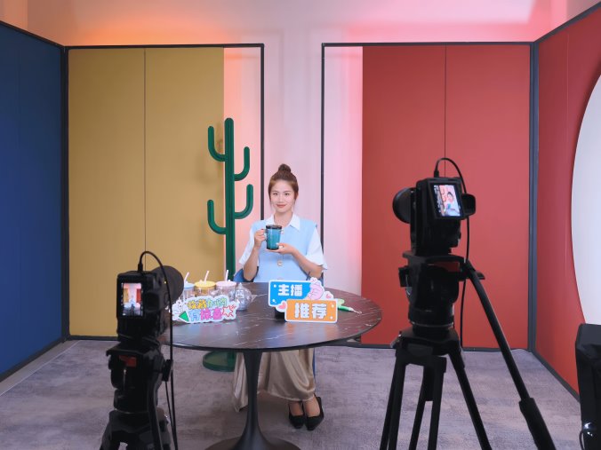 “佳直播”携手爱奇艺打造明星感4K超高清直播间，助力内容电商激活商业价值(图3)