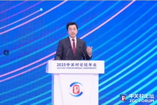 李开复：零一万物正基于 DeepSeek，打造 AI 2.0 时代的 Windo