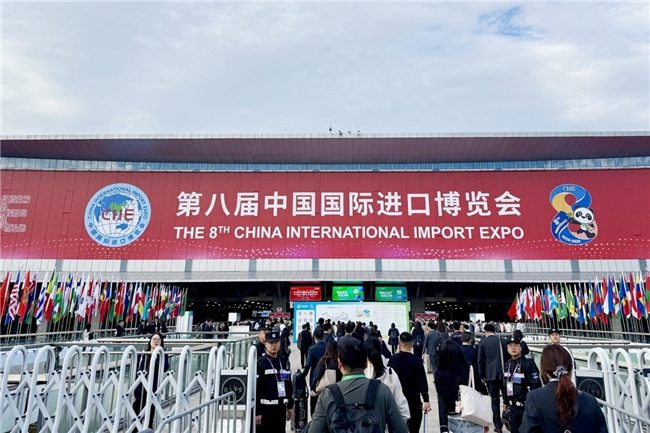 AI赋能！飞利浦&EVNIA弈威闪耀亮相第八届中国国际进口博览会(图1)