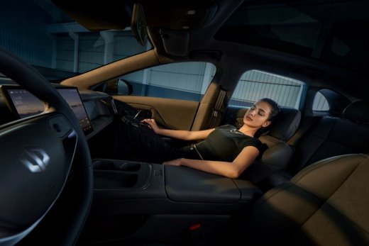 为全球年轻用户打造的“人生Dream Car” 零跑Lafa5预售开启(图10)