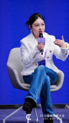 家里泉三度亮相人民网国民消费大会创始人李文珺阐述健康饮水创新路径(图3)