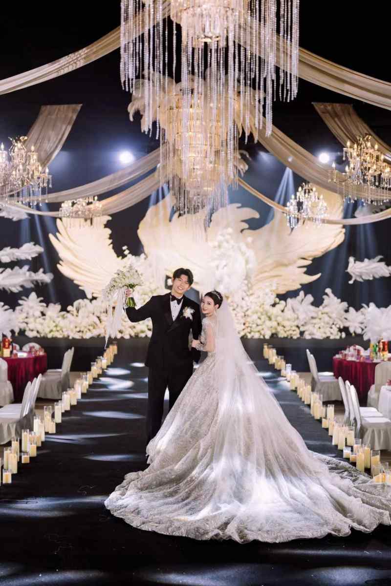 从冠军婚礼看婚宴用酒选择：长城五星成高端宴席常见身影(图1)