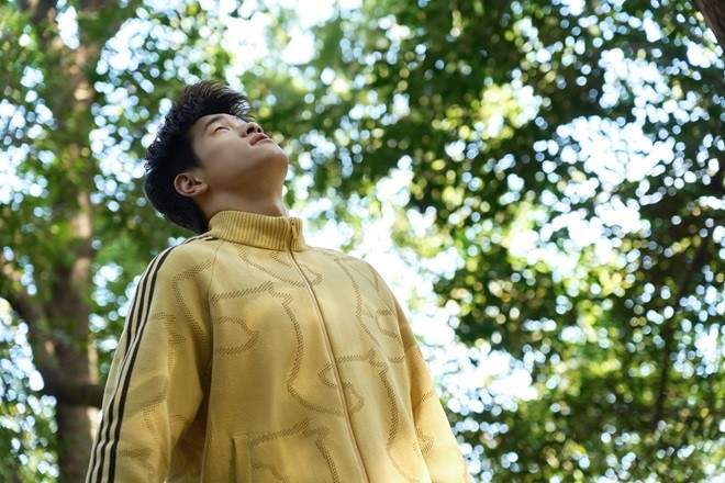 以信念为缰，驭光而上—— adidas Sportswear 2026马年系列上市(图2)
