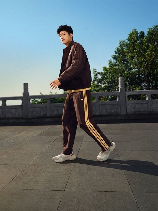以信念为缰，驭光而上—— adidas Sportswear 2026马年系列上市(图6)